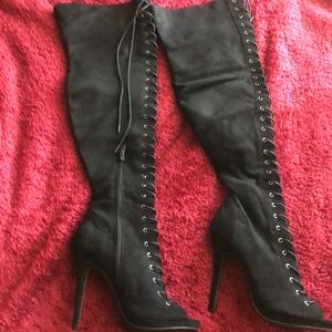 Nice pair of lace up boots